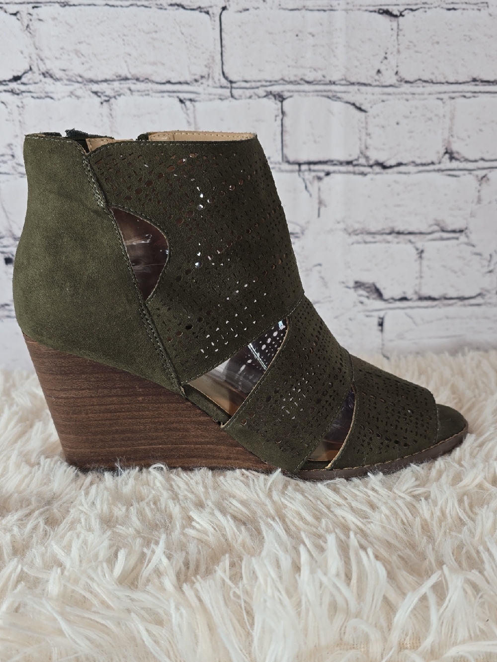 Market & Spruce Olive Green Suede Perforated Wedge Peep-Toe Bootie Size 8.5